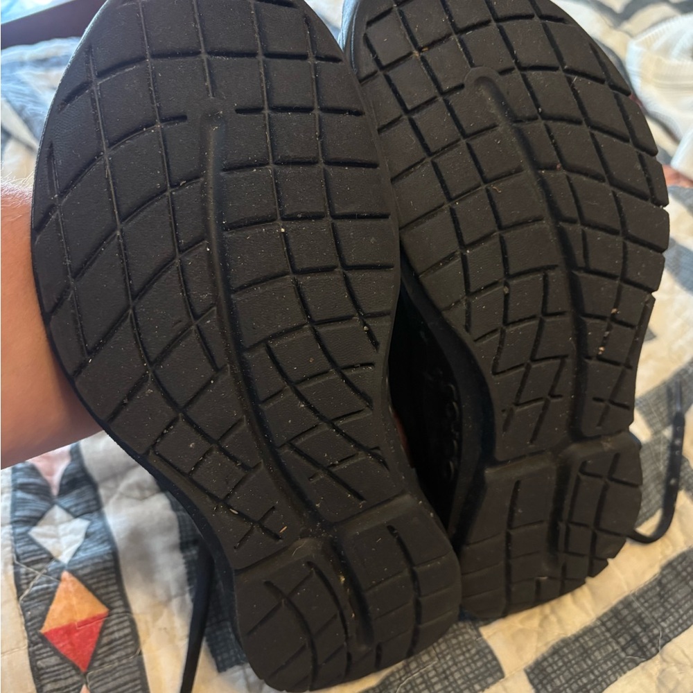 OOFOS Black Sneakers - Picture 2 of 4
